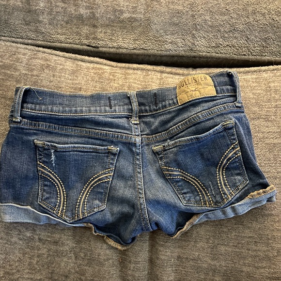 Hollister Jean shorts - Picture 2 of 3